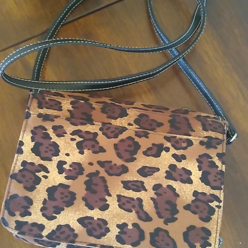 Leopard Canvas Crossbody - Picture 3 of 8